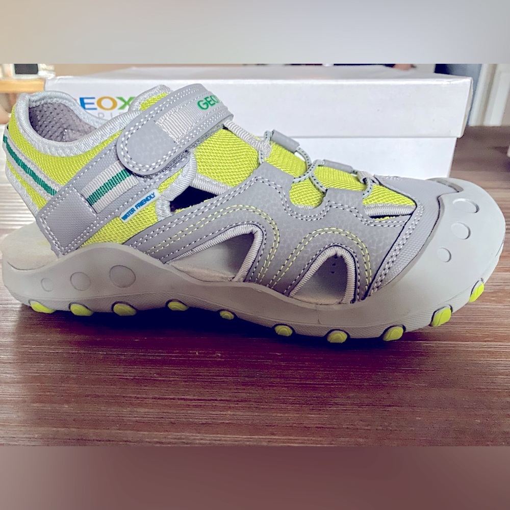 NWB GEOX Kyle Mesh Sandals Boy’s Size 7